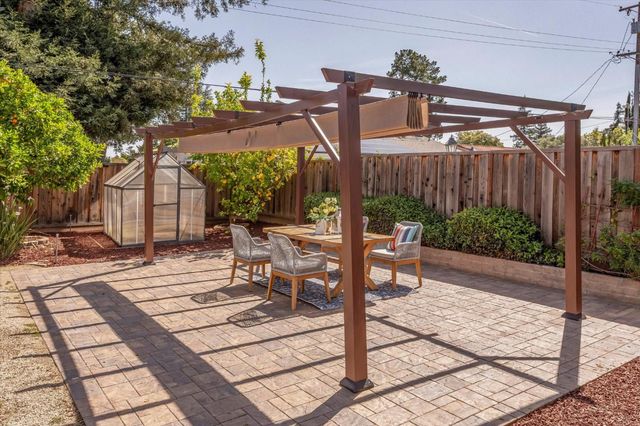 12180 SARAGLEN Drive, Saratoga, CA 95070