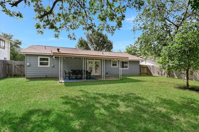 8012 Stillwood LN, Austin, TX 78757