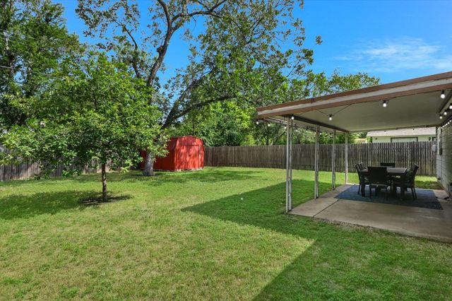 8012 Stillwood LN, Austin, TX 78757