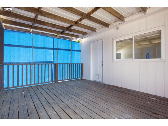 8233 Ne GOING Pl, Portland, OR 97220