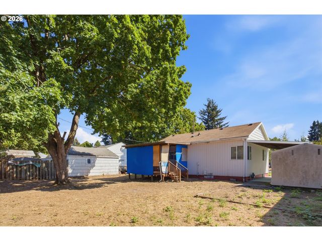 8233 Ne GOING Pl, Portland, OR 97220