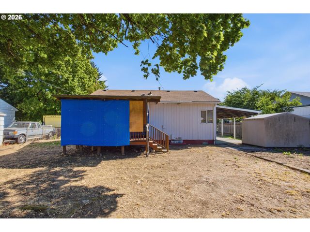 8233 Ne GOING Pl, Portland, OR 97220