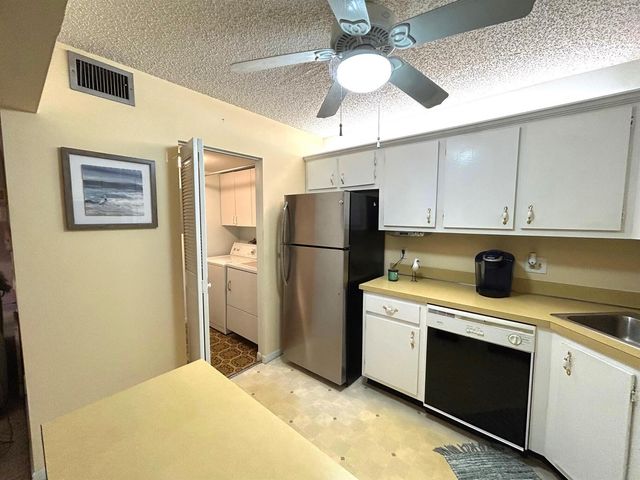141 Lake Pine Circle A-2, Greenacres, FL 33463