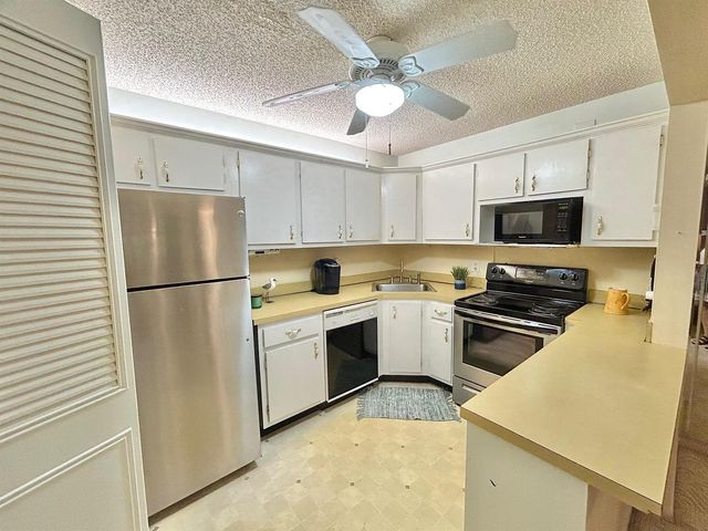 141 Lake Pine Circle A-2, Greenacres, FL 33463