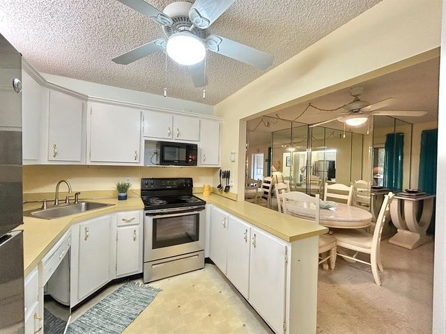141 Lake Pine Circle A-2, Greenacres, FL 33463