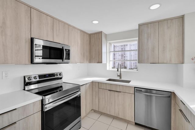 2780 NE 183rd Street 716, Aventura, FL 33160