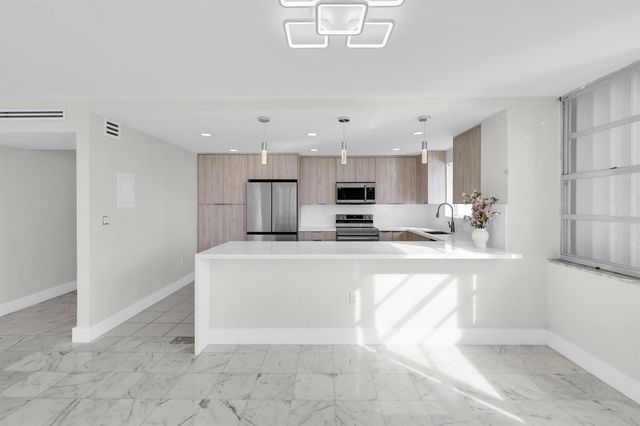 2780 NE 183rd Street 716, Aventura, FL 33160