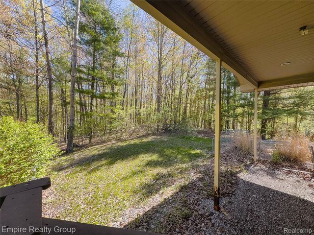 2111 Oak Terrace, Groveland Township, MI 48462