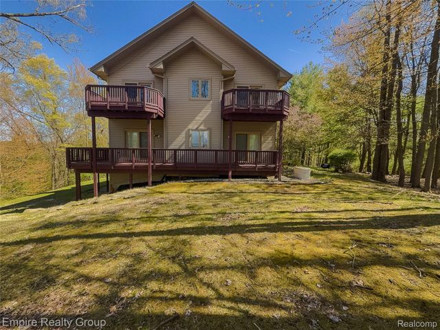 2111 Oak Terrace, Groveland Township, MI 48462