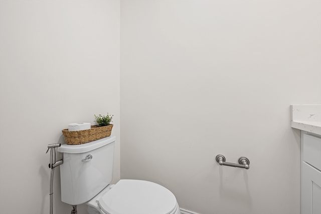 70 Endicott St 1505, Norwood, MA 02062