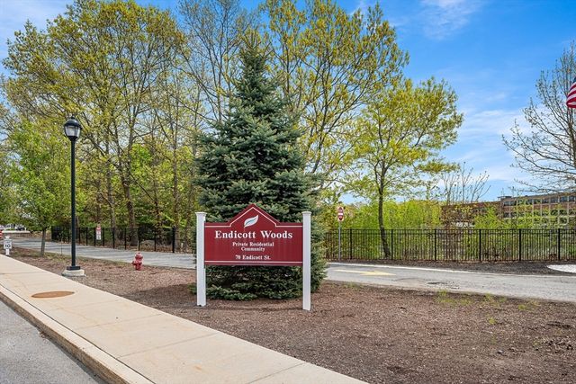 70 Endicott St 1505, Norwood, MA 02062