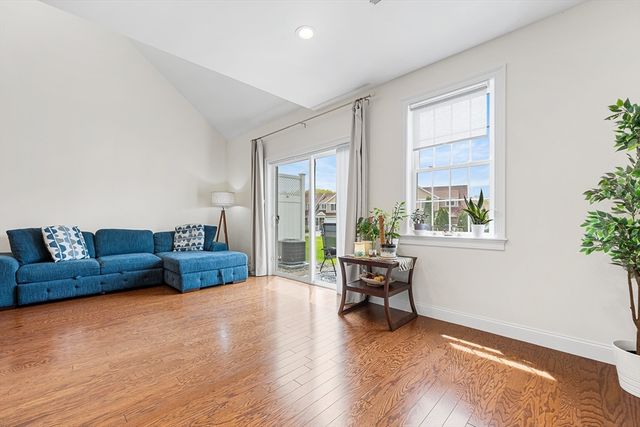 70 Endicott St 1505, Norwood, MA 02062