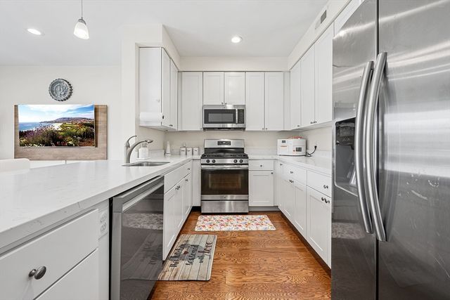 70 Endicott St 1505, Norwood, MA 02062