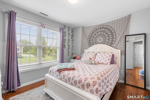 6 Meeting House Lane, Enfield, CT 06082