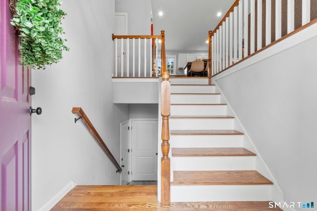 6 Meeting House Lane, Enfield, CT 06082
