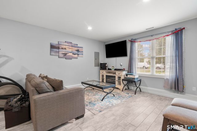 6 Meeting House Lane, Enfield, CT 06082