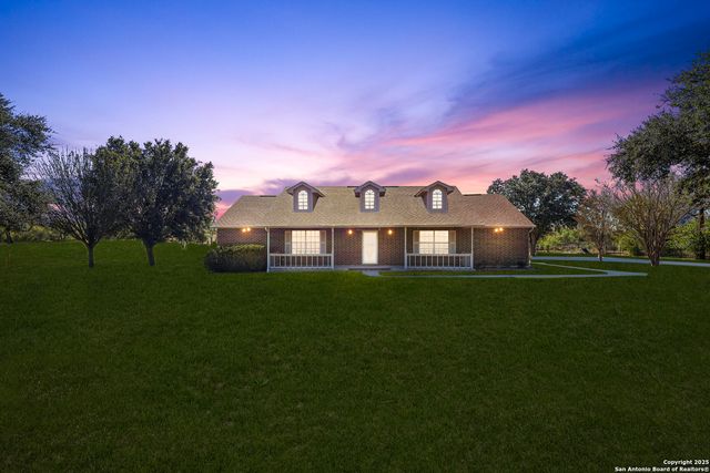 626 Home Crossing, Adkins, TX 78101