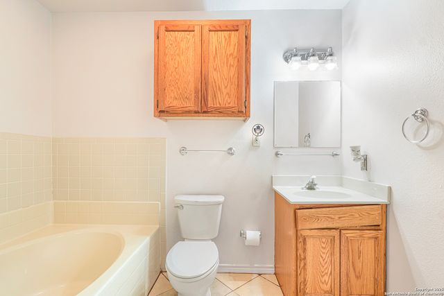 626 Home Crossing, Adkins, TX 78101