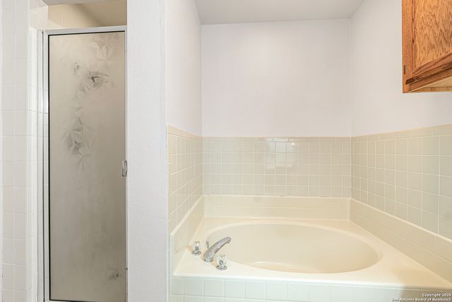 626 Home Crossing, Adkins, TX 78101