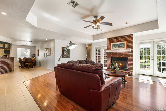 626 Home Crossing, Adkins, TX 78101