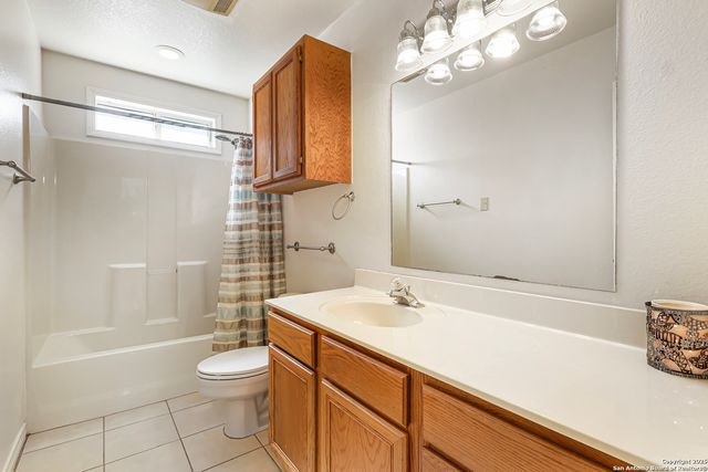 626 Home Crossing, Adkins, TX 78101