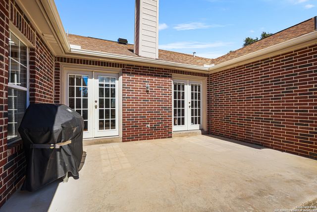 626 Home Crossing, Adkins, TX 78101