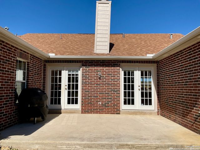 626 Home Crossing, Adkins, TX 78101