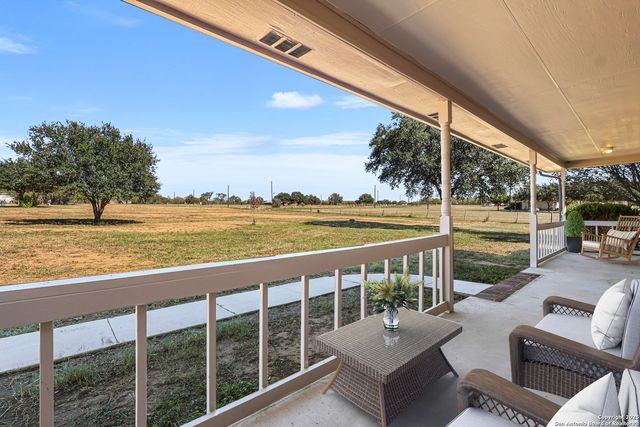 626 Home Crossing, Adkins, TX 78101