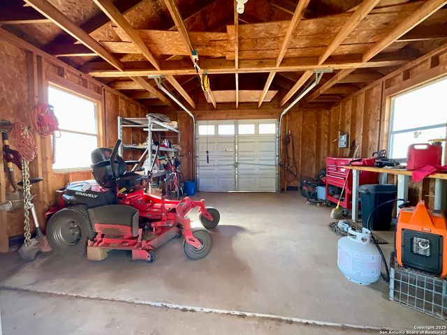 626 Home Crossing, Adkins, TX 78101