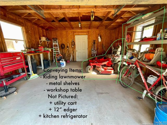 626 Home Crossing, Adkins, TX 78101