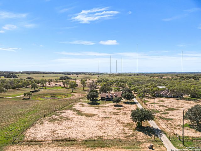 626 Home Crossing, Adkins, TX 78101