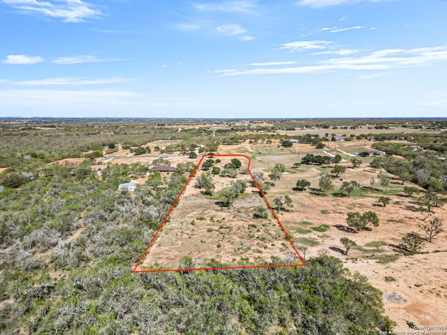 626 Home Crossing, Adkins, TX 78101