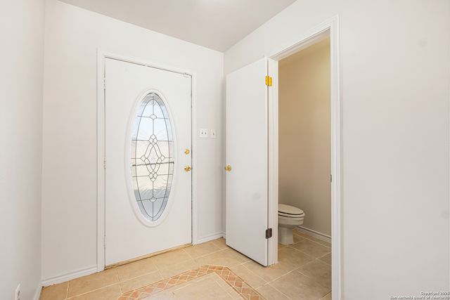 626 Home Crossing, Adkins, TX 78101