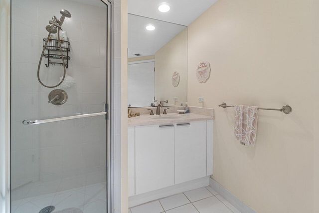 2650 Lake Shore Drive 302, Riviera Beach, FL 33404