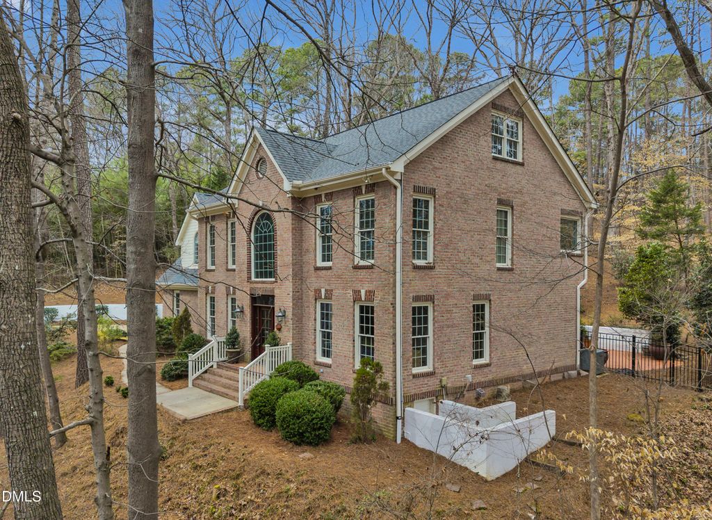 101 Collinson Drive, Chapel Hill, NC 27514