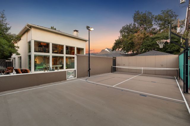 5730 W Amherst Avenue, Dallas, TX 75209