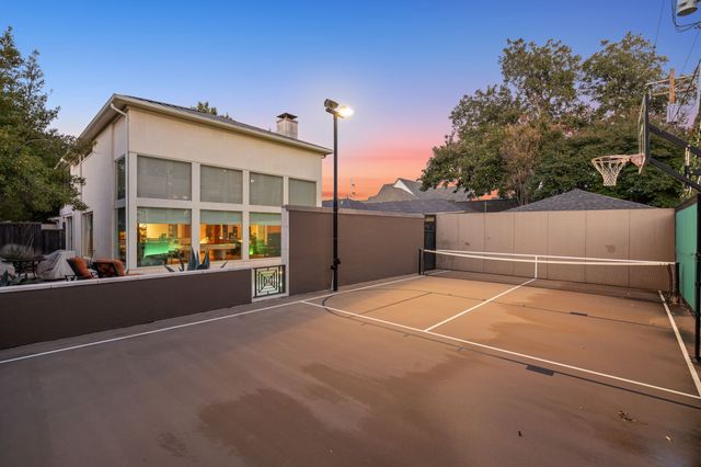 5730 W Amherst Avenue, Dallas, TX 75209