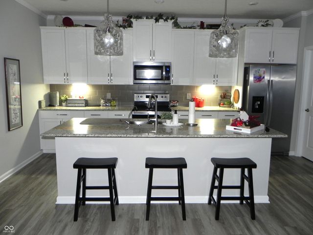 721 Stone Trace Court, Avon, IN 46123