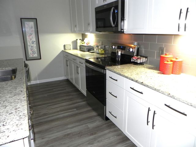 721 Stone Trace Court, Avon, IN 46123