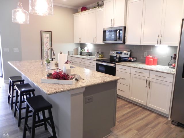 721 Stone Trace Court, Avon, IN 46123