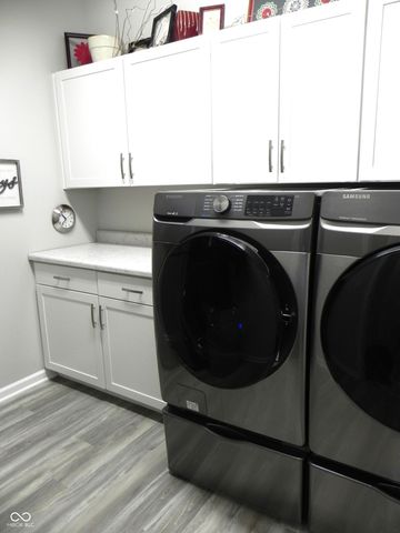 721 Stone Trace Court, Avon, IN 46123