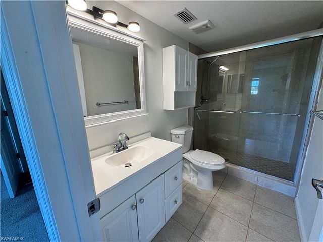 5667 Rattlesnake Hamm RD N B-301, Naples, FL 34113