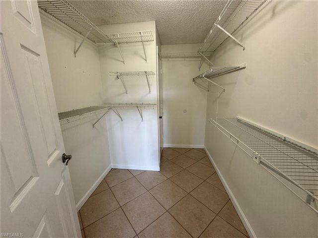 5667 Rattlesnake Hamm RD N B-301, Naples, FL 34113