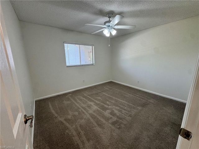 5667 Rattlesnake Hamm RD N B-301, Naples, FL 34113