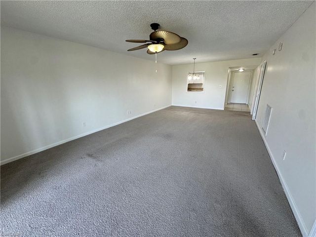 5667 Rattlesnake Hamm RD N B-301, Naples, FL 34113