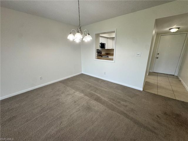 5667 Rattlesnake Hamm RD N B-301, Naples, FL 34113