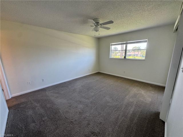 5667 Rattlesnake Hamm RD N B-301, Naples, FL 34113