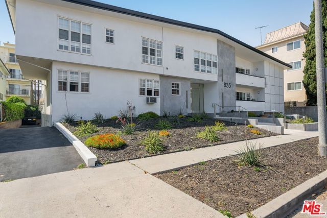 835 S Sherbourne Drive 2, Los Angeles, CA 90035