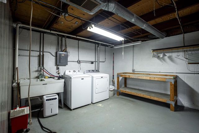 2938 Stonebridge DRIVE, Racine, WI 53404