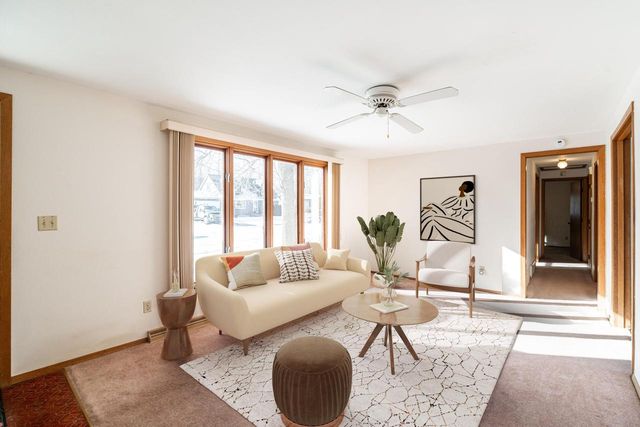 2938 Stonebridge DRIVE, Racine, WI 53404